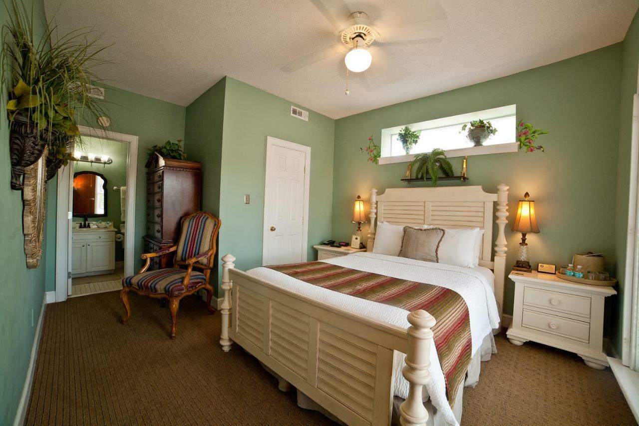 Desoto Beach Bed And Breakfast Tybee Island Exterior photo